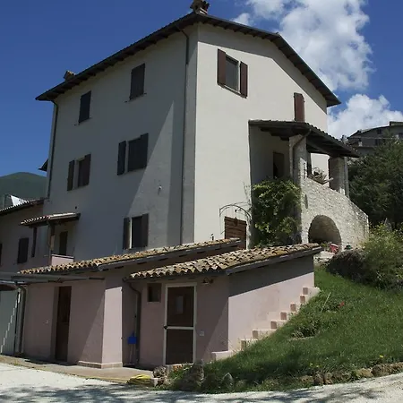 Agroturismo Zafferano E Dintorni *